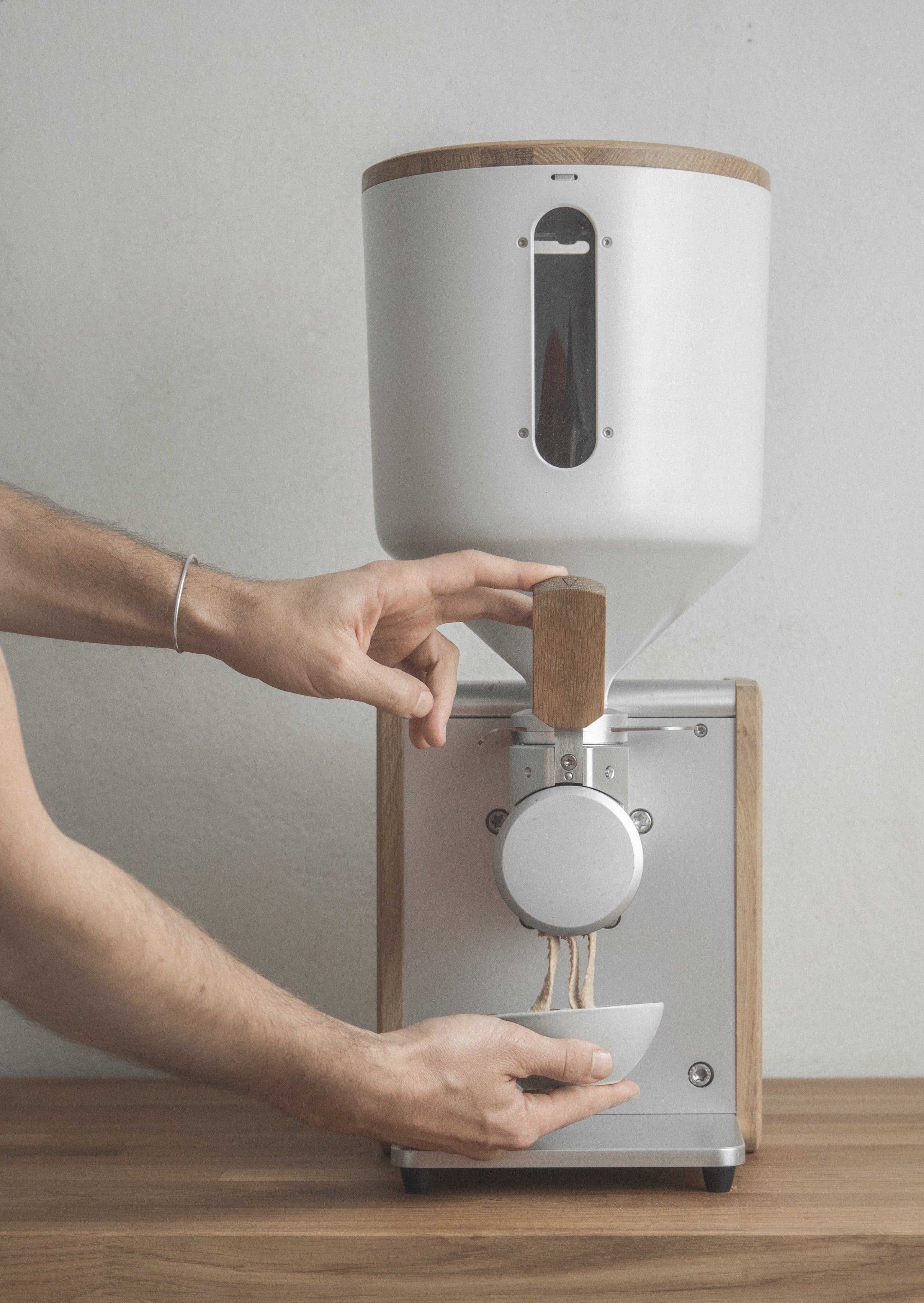 Demo Supernutural Nut Grinder